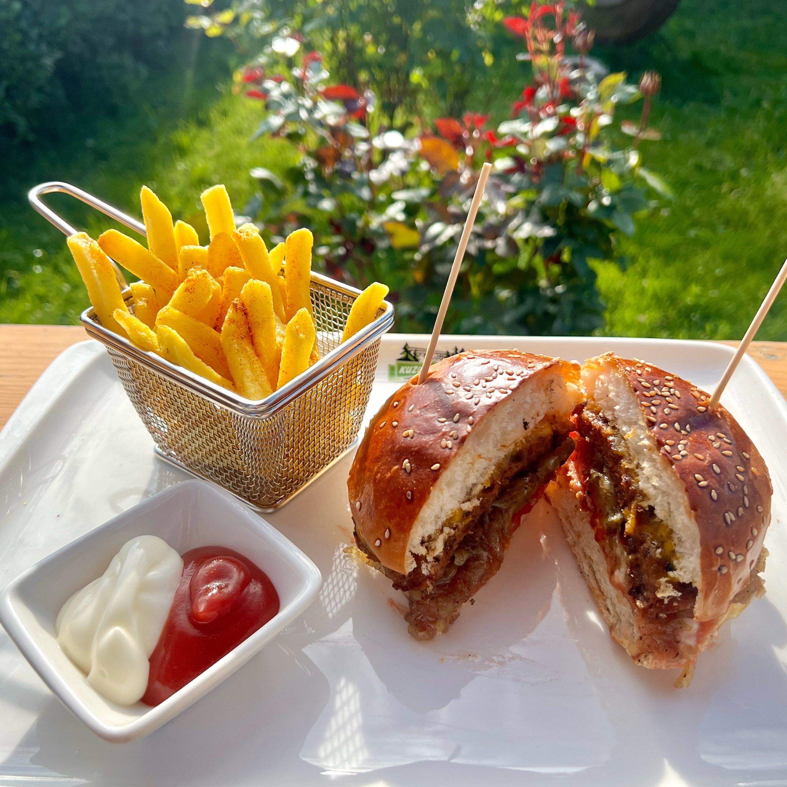 KUZU BURGER